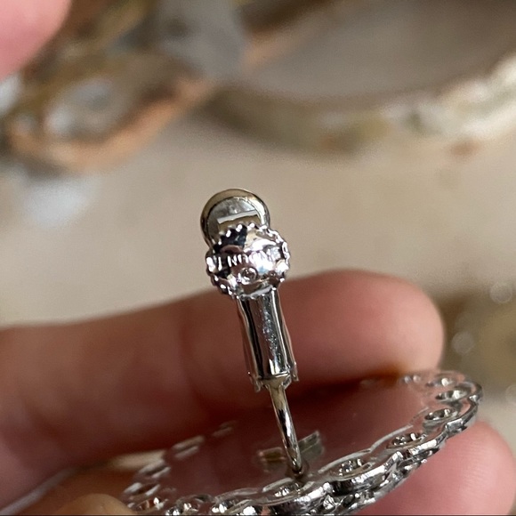 VTG- Vendome- ‘50s Gorgeous Victorian Revival Domed Button Clip Backs - Picture 6 of 9